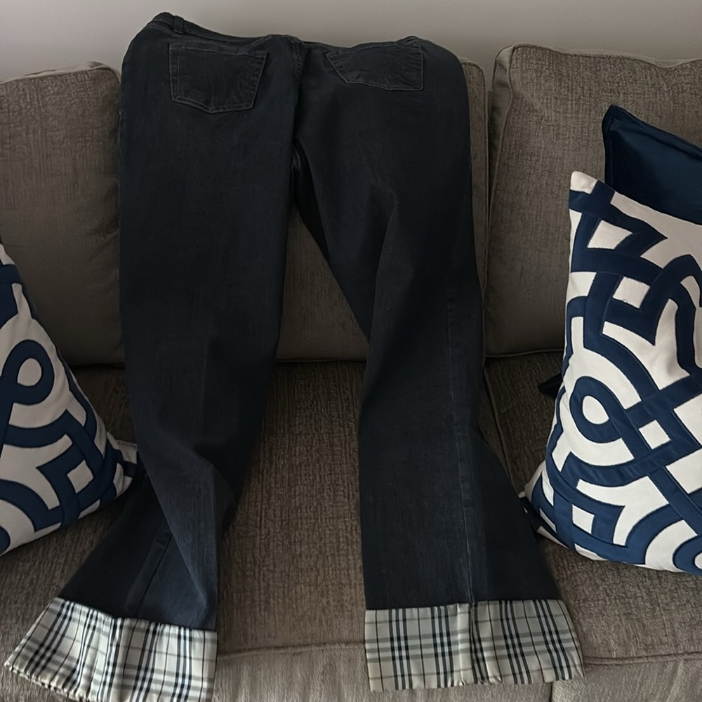 Burberry Dark Denim Jeans with Signature Cuffs Sz 14. - Picture 5 of 8